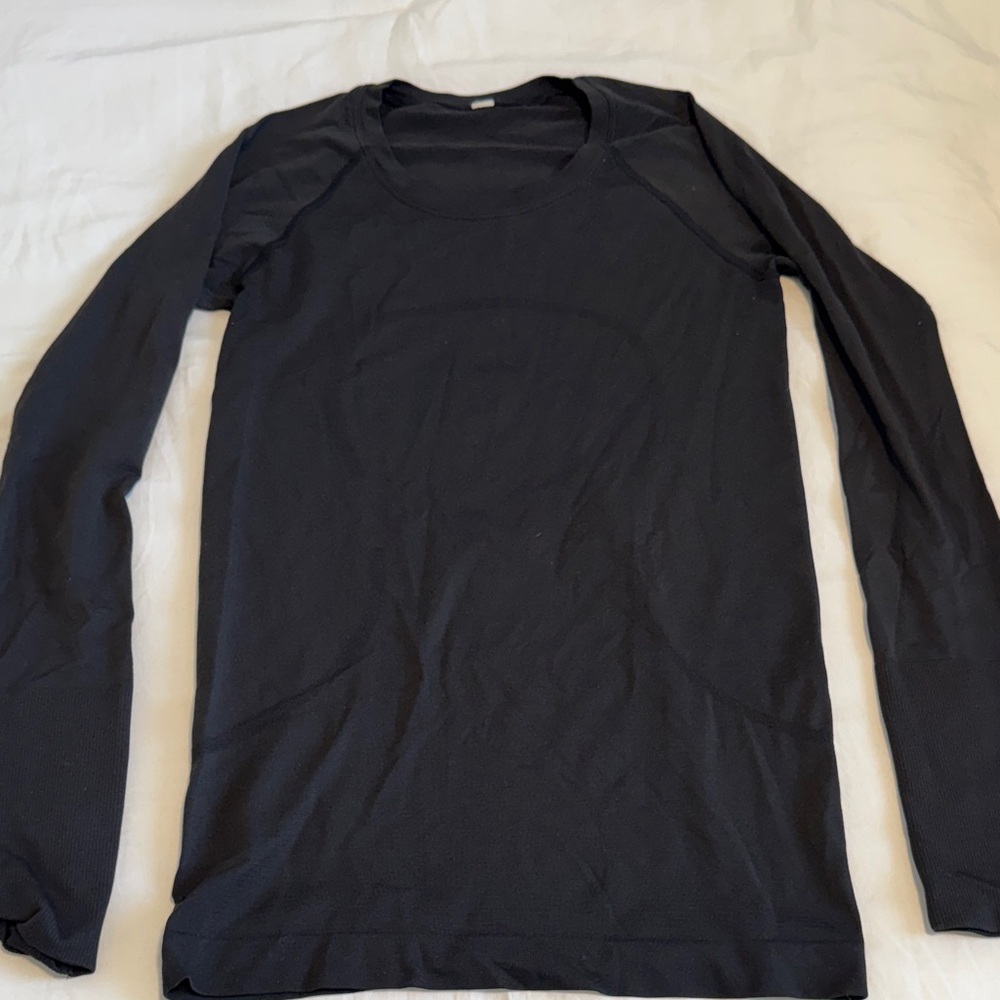 Women’s Lululemon Black Long-Sleeve Crewneck Shirt